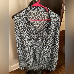 Stitch Fix - Skies Are Blur Flower Pleated skirt Size M with tags